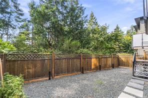 230 Golden Oaks Cres — listing photo 32 of 38