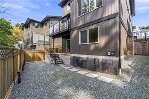 230 Golden Oaks Cres — listing photo 33 of 38