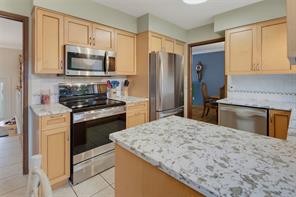 2056 Skyline Cres — listing photo 21 of 50