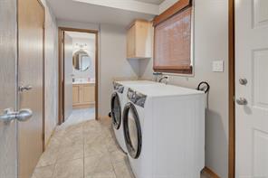 2056 Skyline Cres — listing photo 28 of 50
