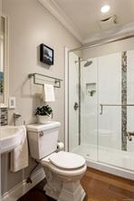 1046 Davie St — listing photo 25 of 42