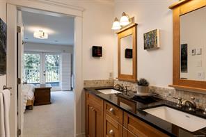 1046 Davie St — listing photo 27 of 42
