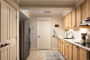 1046 Davie St — listing photo 31 of 42