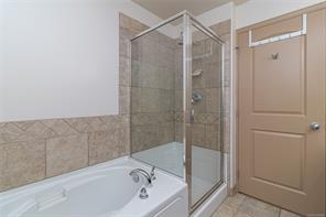 112-3915 Carey Rd — listing photo 15 of 27