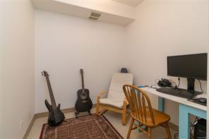 112-3915 Carey Rd — listing photo 18 of 27