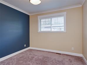 424 Nursery Hill Dr — listing photo 17 of 35