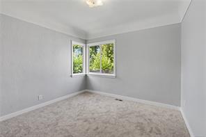 244 Regina Ave — listing photo 19 of 45