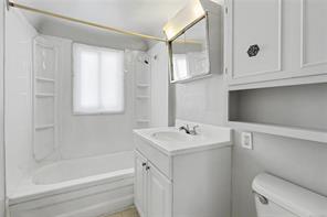 244 Regina Ave — listing photo 23 of 45