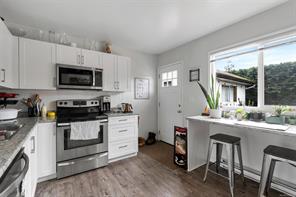 1725 Ashdale Pl — listing photo 14 of 54