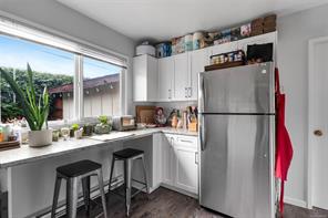 1725 Ashdale Pl — listing photo 15 of 54