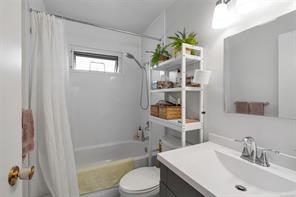 1725 Ashdale Pl — listing photo 27 of 54
