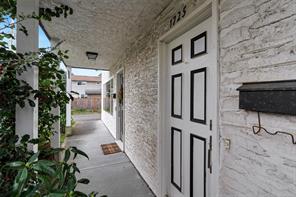 1725 Ashdale Pl — listing photo 33 of 54