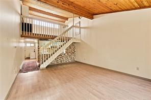 202-3295 Island Hwy — listing photo 16 of 37