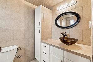 202-3295 Island Hwy — listing photo 24 of 37