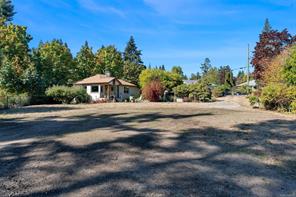 4077 Balsam Dr — listing photo 25 of 35