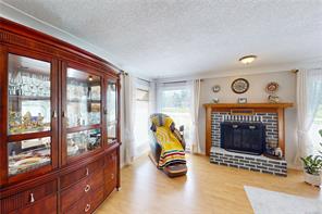 1382 McKenzie Ave — listing photo 15 of 57