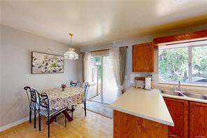 1382 McKenzie Ave — listing photo 22 of 57