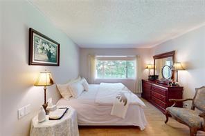 1382 McKenzie Ave — listing photo 28 of 57