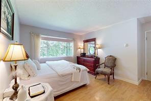 1382 McKenzie Ave — listing photo 29 of 57