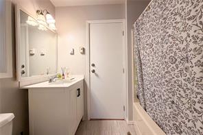 1382 McKenzie Ave — listing photo 33 of 57
