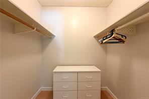 1382 McKenzie Ave — listing photo 34 of 57