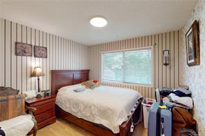 1382 McKenzie Ave — listing photo 37 of 57