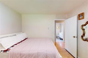 1382 McKenzie Ave — listing photo 41 of 57