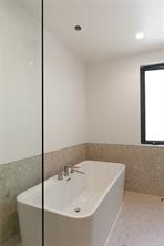 3-1118 Munro St — listing photo 19 of 39