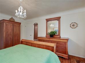 2064 Lansdowne Rd — listing photo 14 of 63