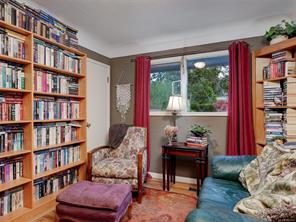 2064 Lansdowne Rd — listing photo 17 of 63