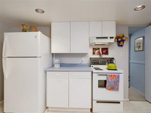 2064 Lansdowne Rd — listing photo 23 of 63