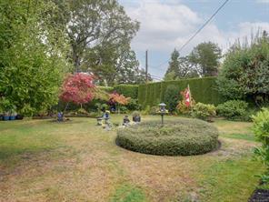 2064 Lansdowne Rd — listing photo 29 of 63