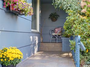 2064 Lansdowne Rd — listing photo 30 of 63
