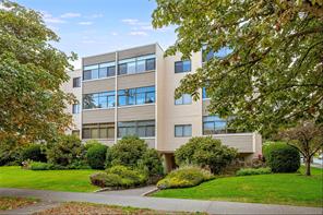 302 924 Cook St, Victoria