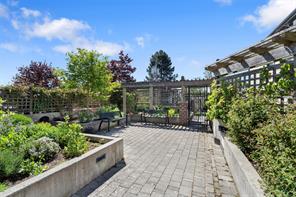 105-1011 Burdett Ave — listing photo 24 of 27