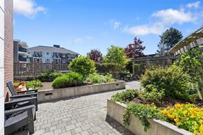105-1011 Burdett Ave — listing photo 25 of 27