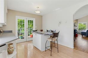 840 Tillicum Rd — listing photo 16 of 60