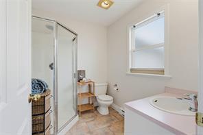 840 Tillicum Rd — listing photo 22 of 60