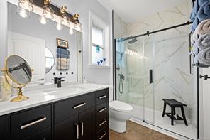 2462 Canuck Pl — listing photo 20 of 57