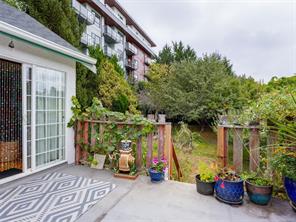 1637 McRae Ave — listing photo 22 of 30