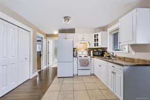3439 Mary Anne Cres — listing photo 32 of 46