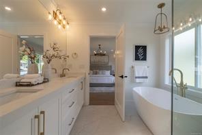 565 Belford Pl — listing photo 14 of 25