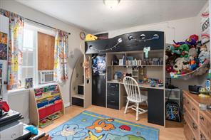 910 Esplanade Ave — listing photo 17 of 44