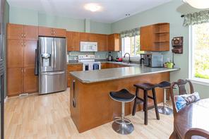 7921 Polo Park Cres — listing photo 14 of 40