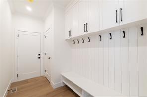 553 Belford Pl — listing photo 19 of 26