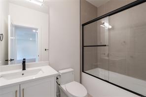 553 Belford Pl — listing photo 23 of 26