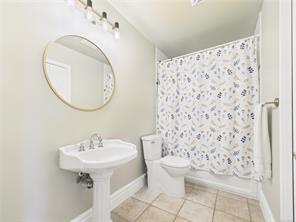 204-645 Selby St — listing photo 17 of 43