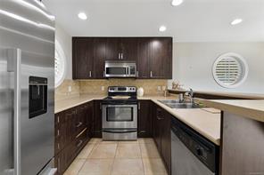 FH7-445 HEAD St — listing photo 17 of 42