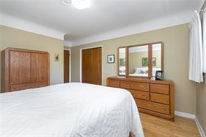 1937 Newton St — listing photo 14 of 37