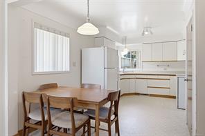 2430 Camelot Rd — listing photo 14 of 36